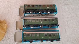 Märklin  4 Personen-/1 Personenwagen mit Gepäckabteil/3