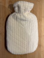 Wärmflasche mit weichem Plüschbezug in Weiss neuwertig