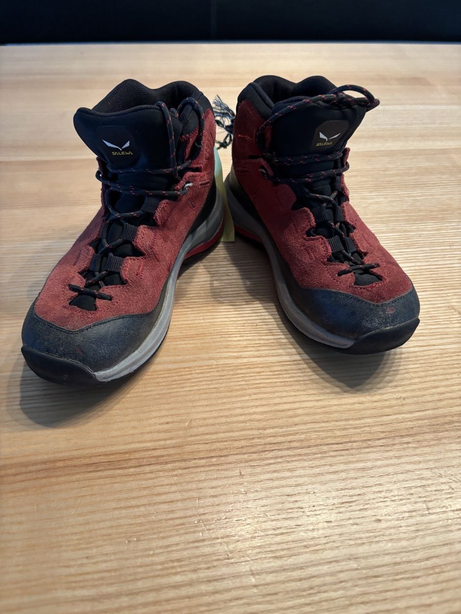 Scarpe per ragazzi: Wanderschuhe von Salewa Gr. 31 – Usato da Nottwil venduto da Roethel