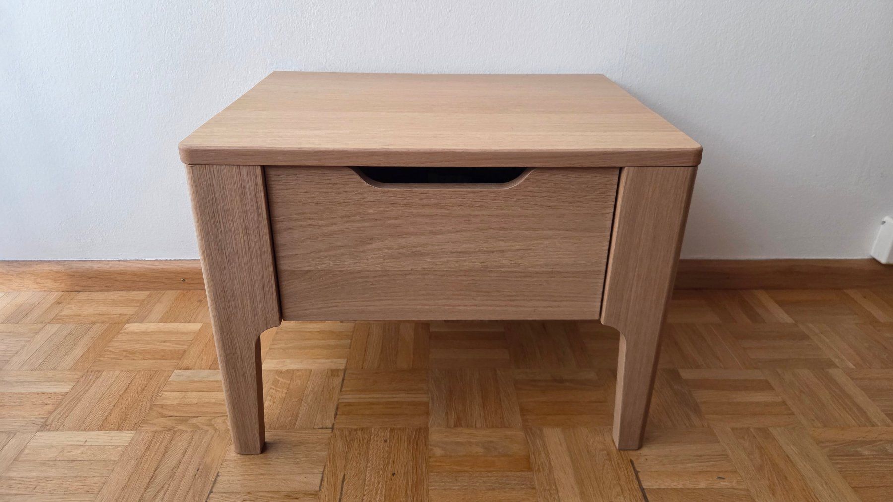 Nachttische: Zwei Nachttische aus Holz – Gebraucht aus Basel von gar_7vj8