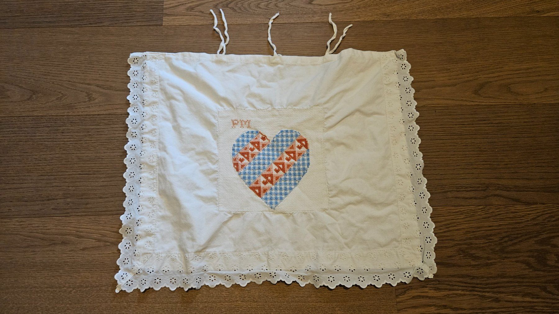 Biancheria da letto: Federa in cotone bianco ricamata 37x43 cm – Usato da Melano venduto da H-Sara