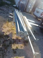 verzinkte Stahl-Vierkantprofile 40×40×4 mm mit Flanschplatte