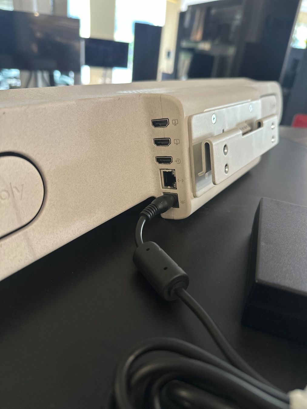 Polycom Webcams: Poly Studio X50 Videobar guter Zustand – D'occasion à Appenzell par 1xRichtig 2