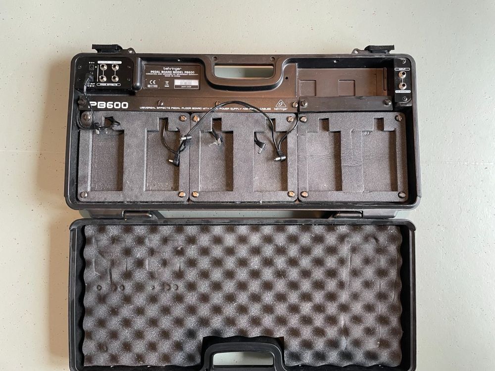 Behringer Strumenti musicali: Behringer PB600  Pedalboard (used) – Nuovo (secondo la descrizione) da Zürich venduto da guitar_dude 2