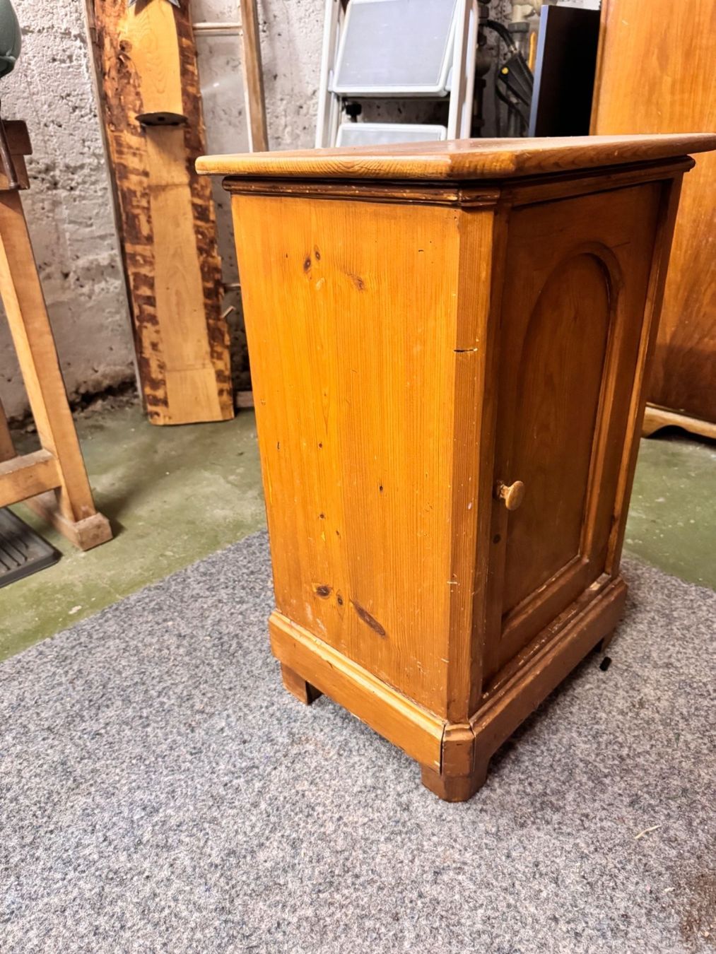 Comodini: Antiker Nachttisch – Usato da Romanshorn venduto da chilli965 2