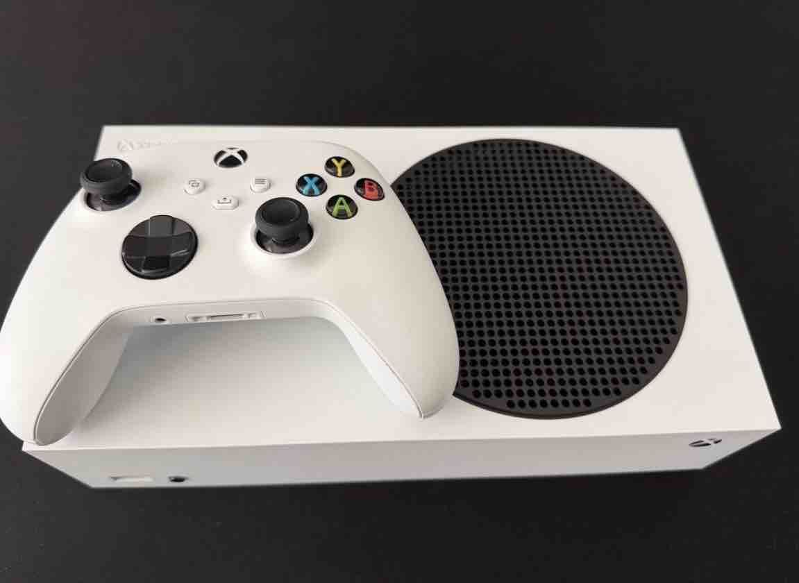 Microsoft Konsolen: Xbox Series S Konsole mit Controller neuwertig – Gebraucht aus horgen von ses_ft9l