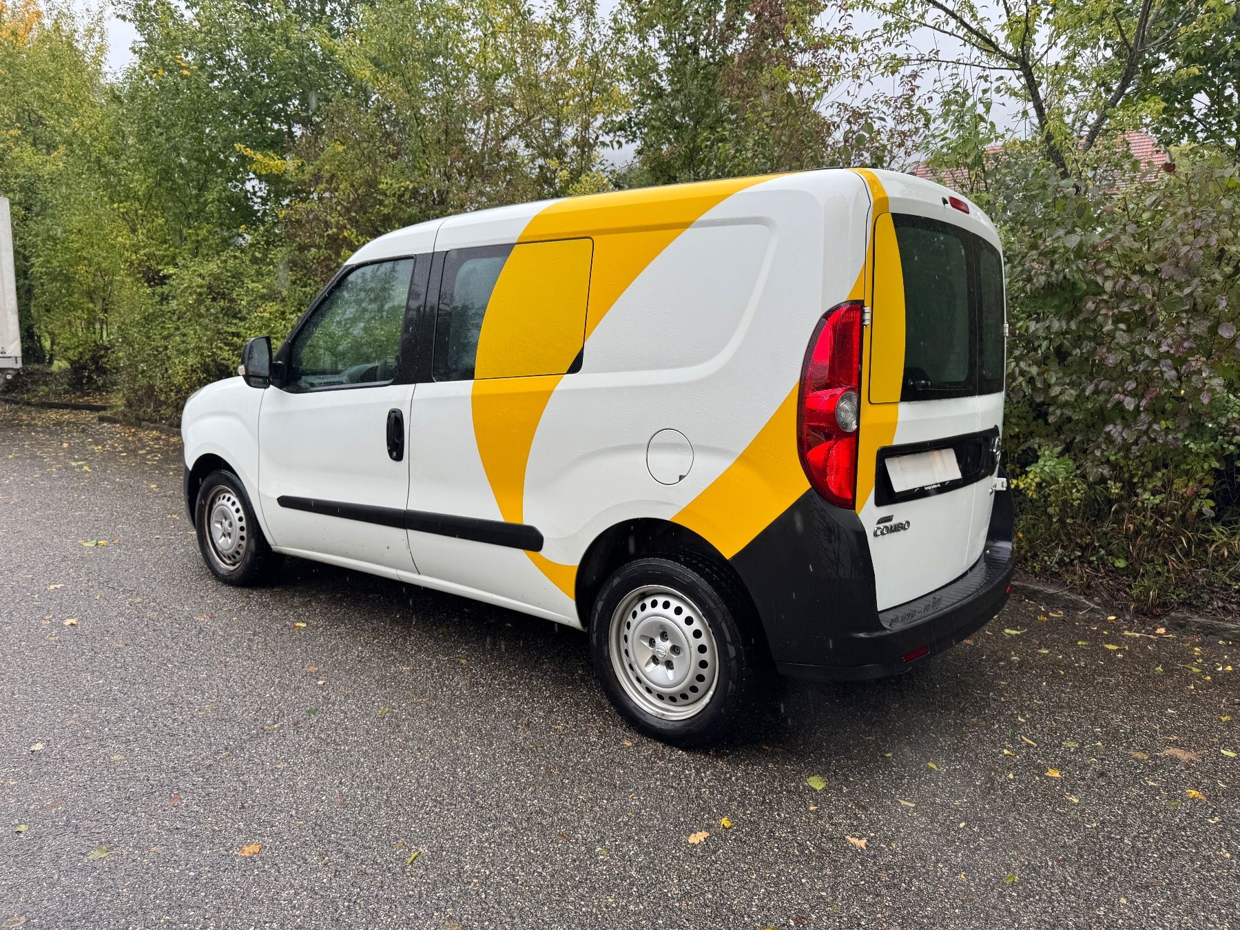 Opel Véhicules utilitaires: OPEL COMBO D 1.4 CNG – D'occasion à Niederwil SO par ipad 3