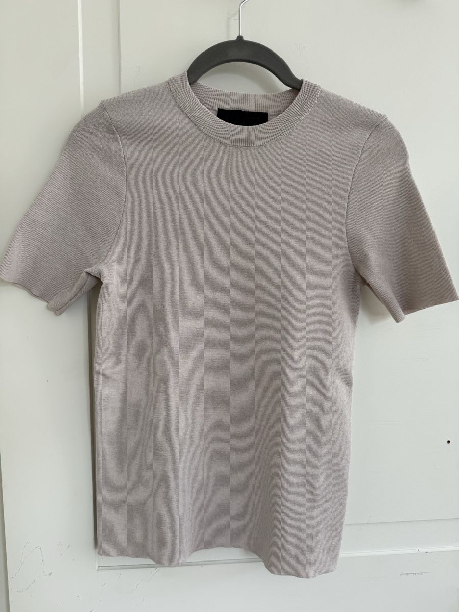Zara Pulls & Sweat-shirts: Zara Pullover Kurzarm Grösse M beige neu – D'occasion à Zürich par Flo021000