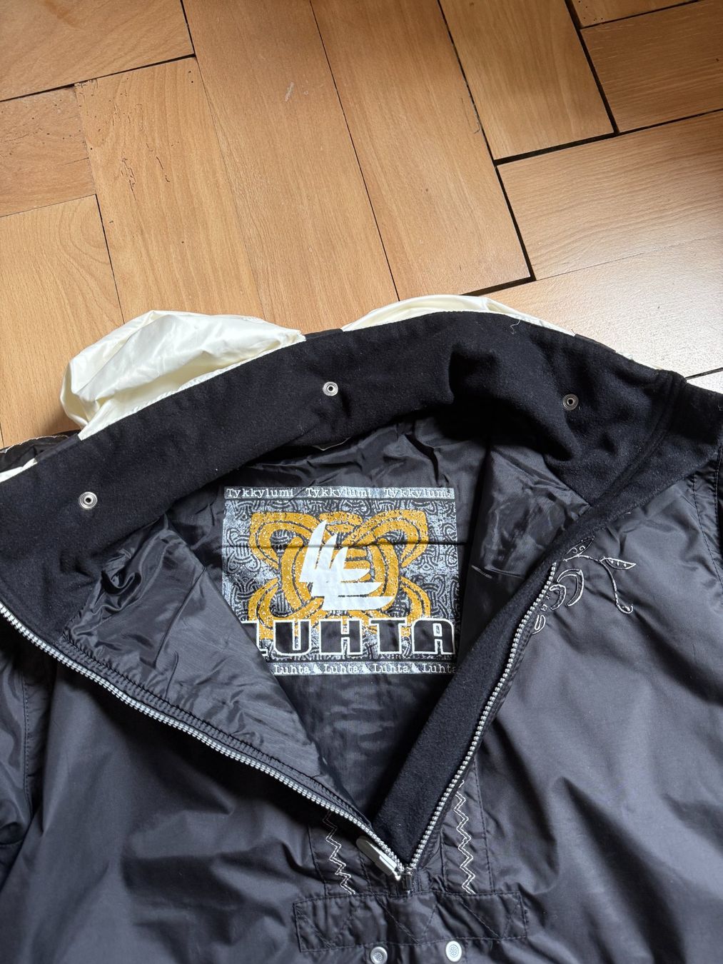 Luhta Giacche: LUHTA - Anorak Jacke schwarz XL – Usato da Zürich venduto da Diazaio 2