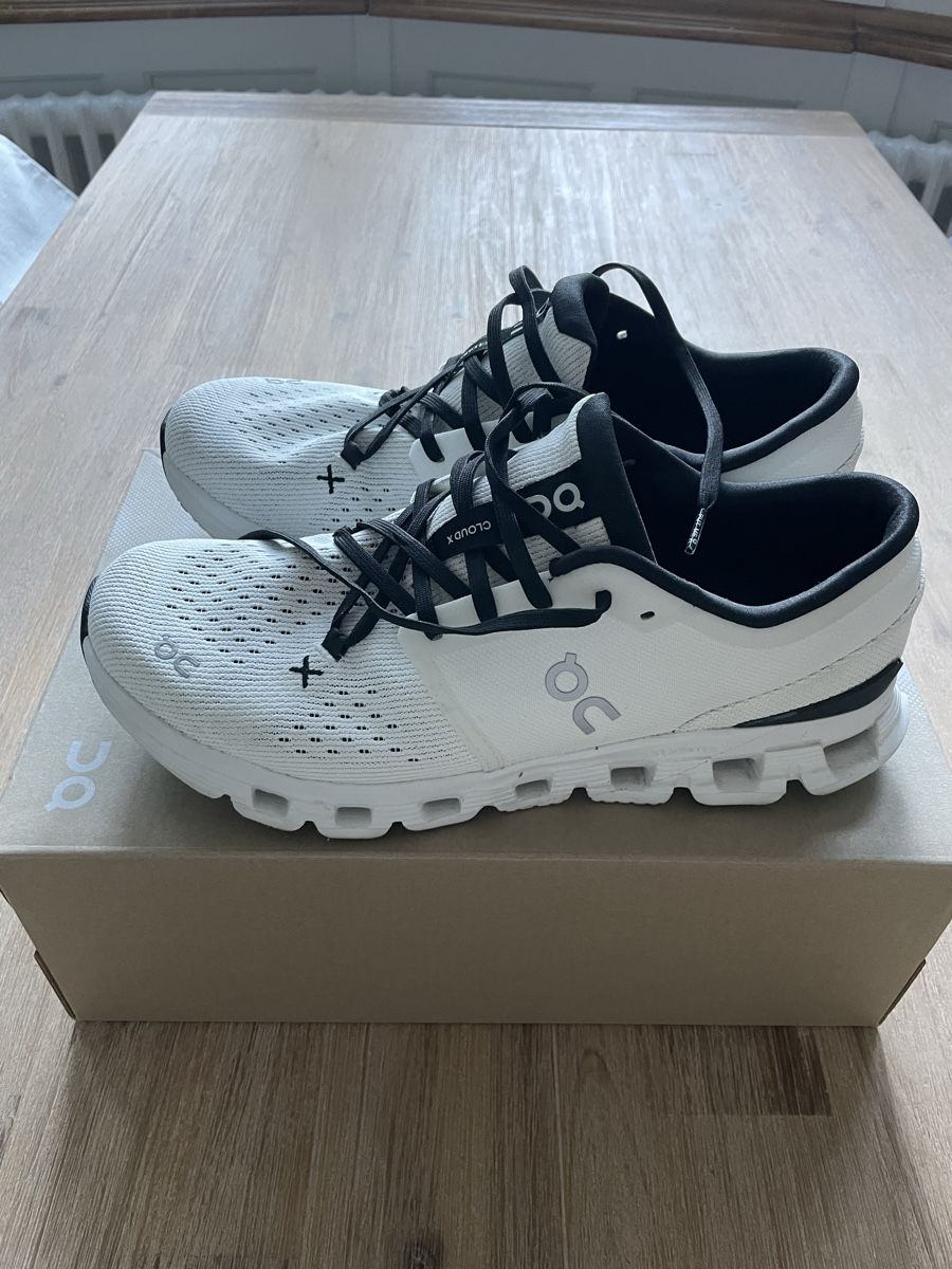 On Chaussures hommes: On Cloud X 4 - Gr. 44.5 - Top Zustand – D'occasion à Baden par pierre991lfb 1