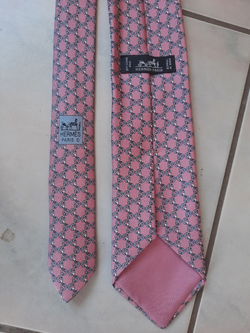 Hermès Krawatten: HERMES, CRAVATE, en SOIE – Gebraucht aus Le Locle von marylise01