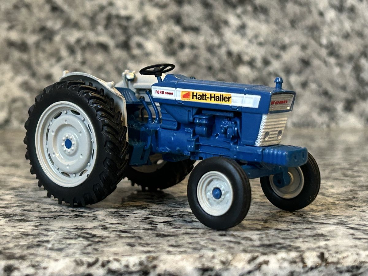 Kit di modellismo & Modellini statici: Ford 5000, Universal Hobbies – Usato da Horw venduto da Tigercat635 2