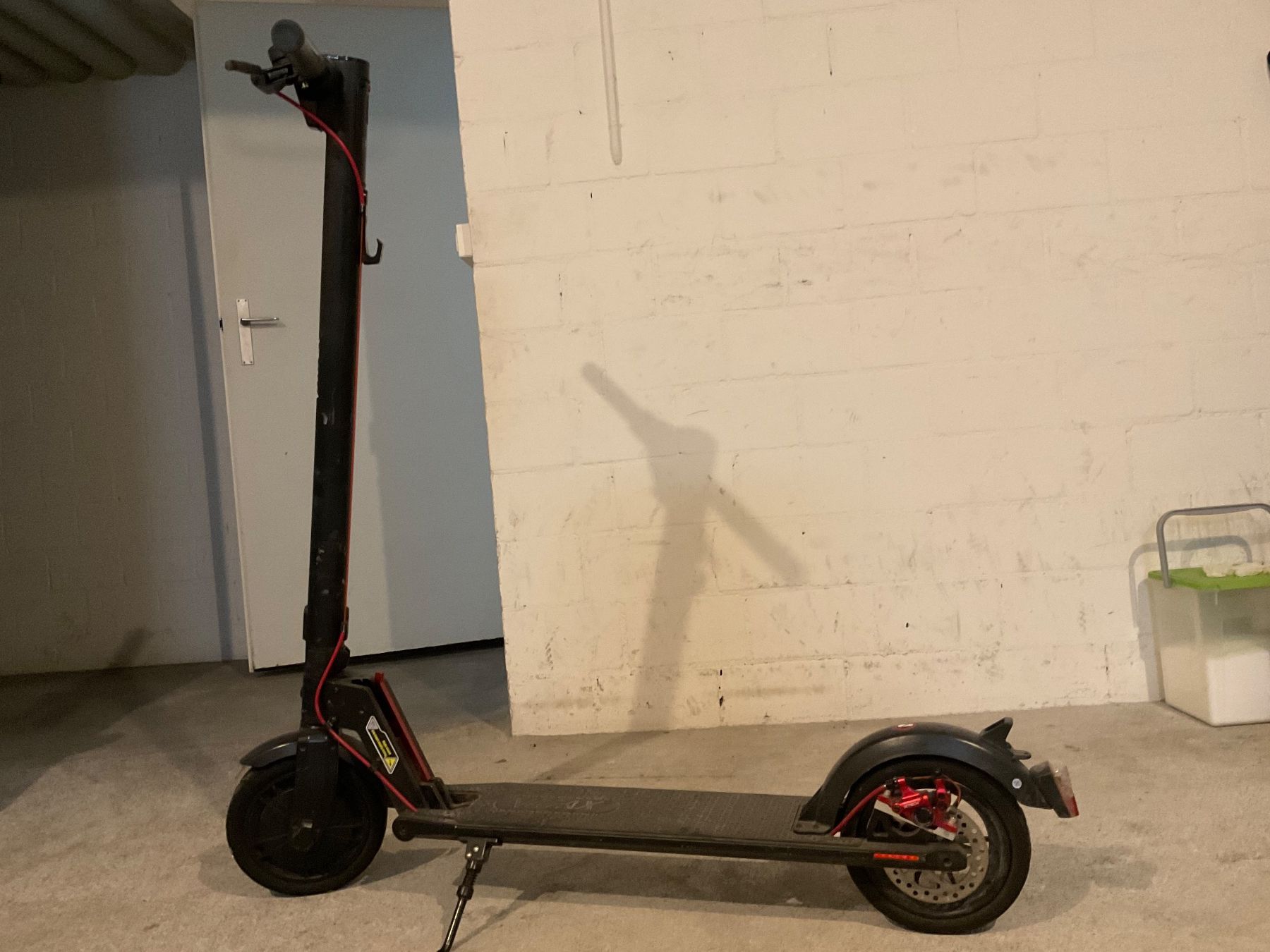 Scooters: VMAX R90 E-Scooter – Defekt aus Hombrechtikon von spookycat 1