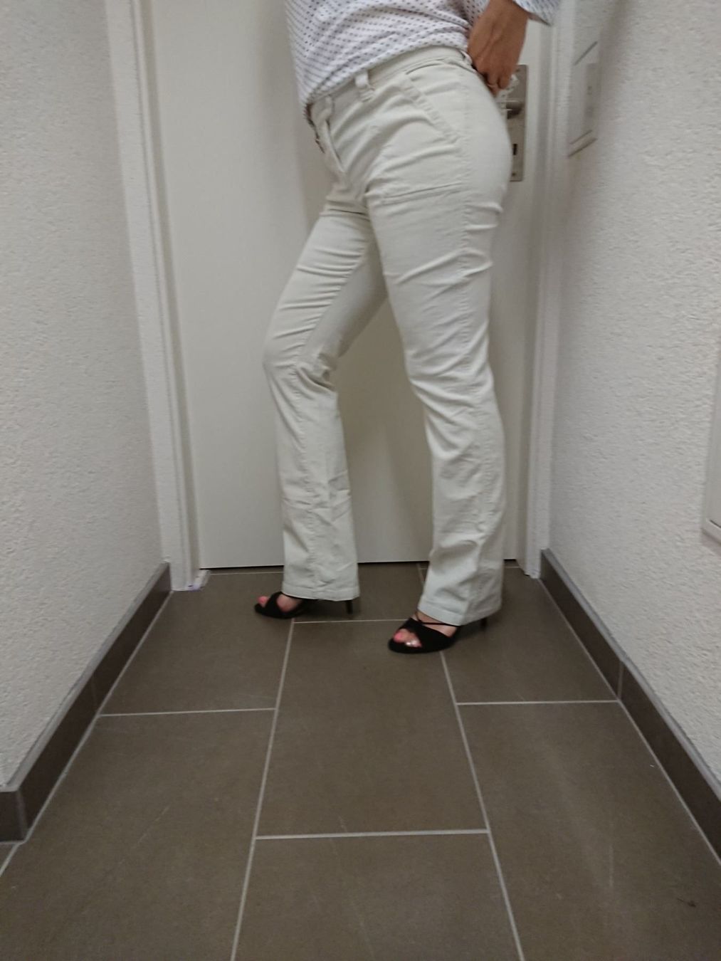 C&A Pantaloni: Pantalon velours CLOCKHOUSE – Usato da Agiez venduto da chouchanelle 6