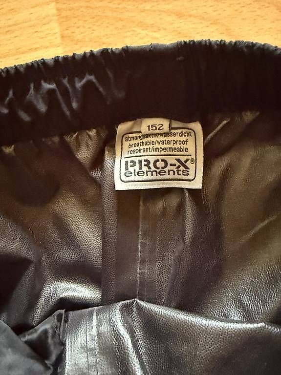 Pantalons: Regenhose Pro-X Elements Grösse 152 – D'occasion à Bern par gugga_73 1