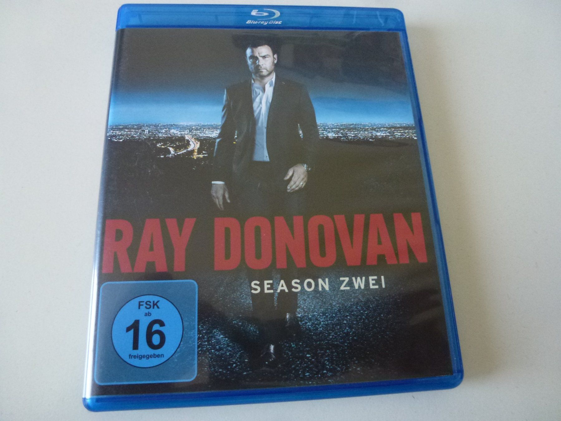 Tutti i DVDs: Ray Donovan - Staffel 2 (6 Blu-Rays) – Nuovo (secondo la descrizione) da Bern venduto da Frebo