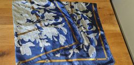 Foulard nicht Hermès + Hermès Box gratis dazu