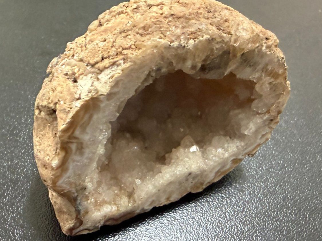 Mineralien & Heilsteine: Geode, Südafrika (2) – Neu (gemäss Beschreibung) aus Muri b. Bern von Gemmes 1