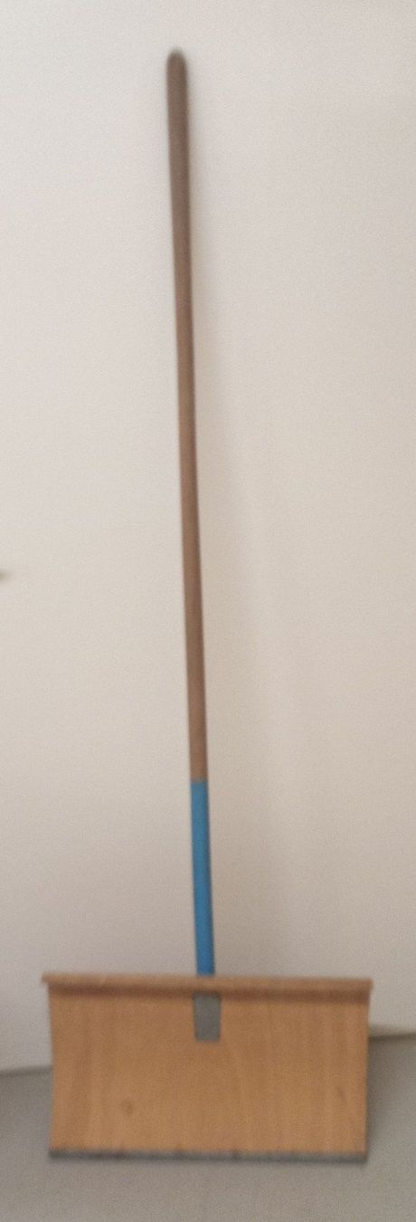 Alle Dekorationen: Schneeschaufel original Holz Deko – Gebraucht aus Zürich von danihell