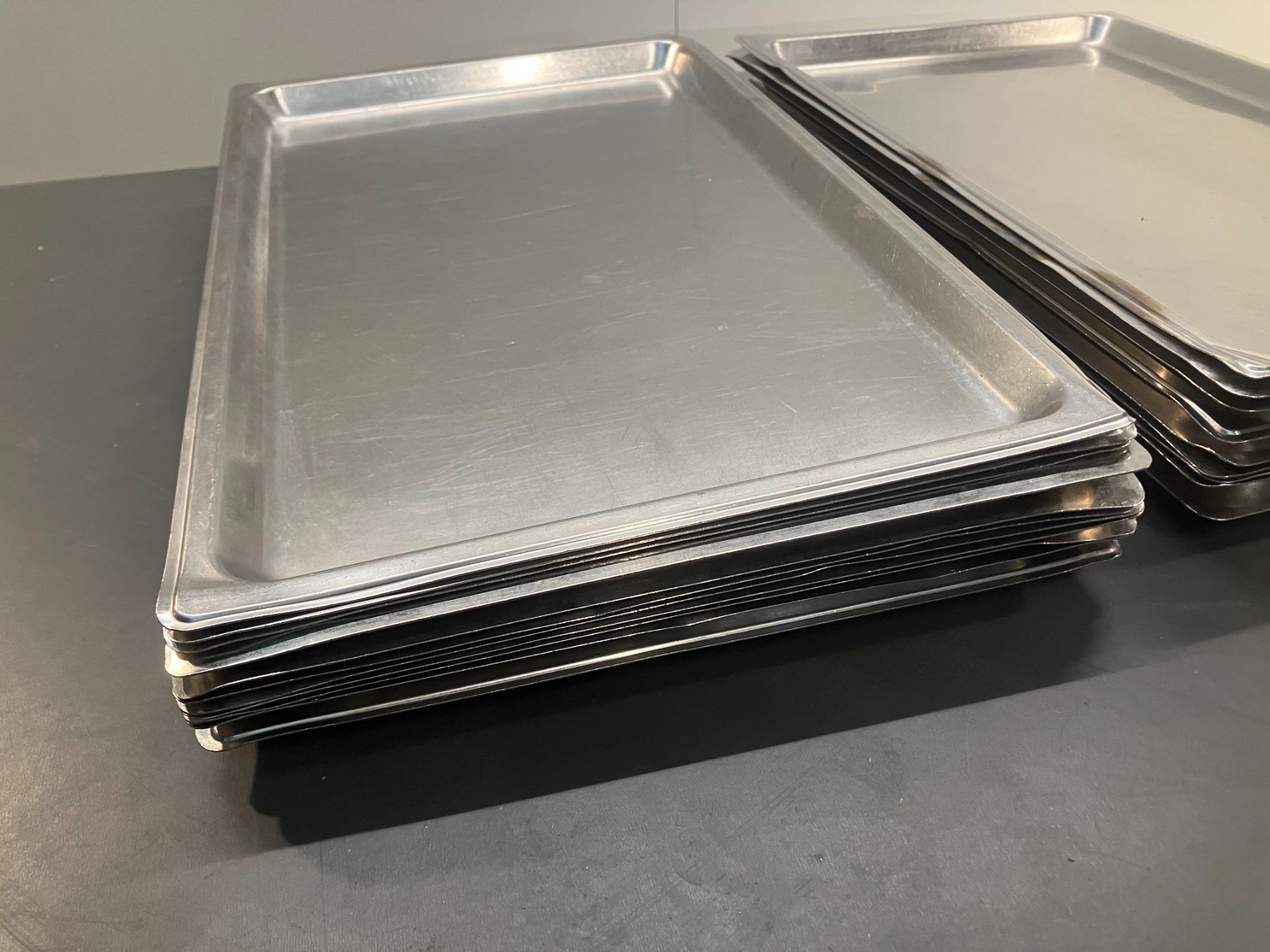 Küchengeräte: gr. Post. Gastro Edelstahl GN-Backbleche/Bleche ab 1.- – Gebraucht aus Lichtensteig von Buy24International 3
