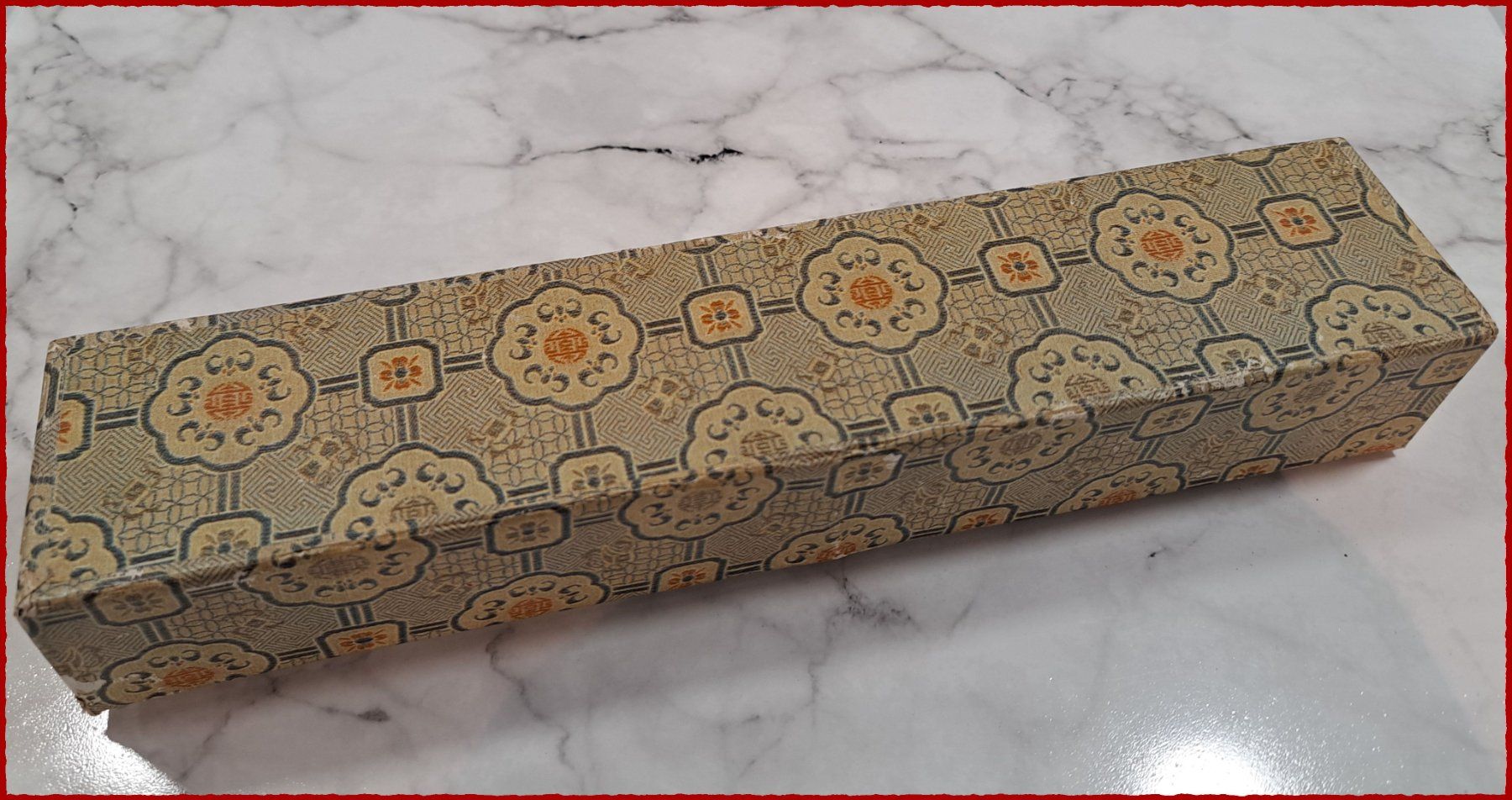 Set di posate: Essstäbchen in Handgeschnitzter Holzbox (Chopsticks) – Nuovo e nell'imballaggio originale da Nassenwil venduto da QuarySeller 3