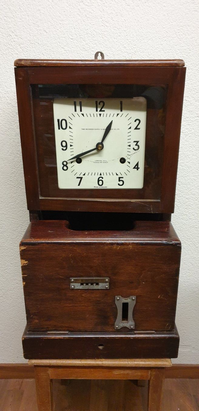 Orologi da terra & Orologi da parete: Antike Stempeluhr, Time Recorder London – Usato da Emmen venduto da Brockofsky 3