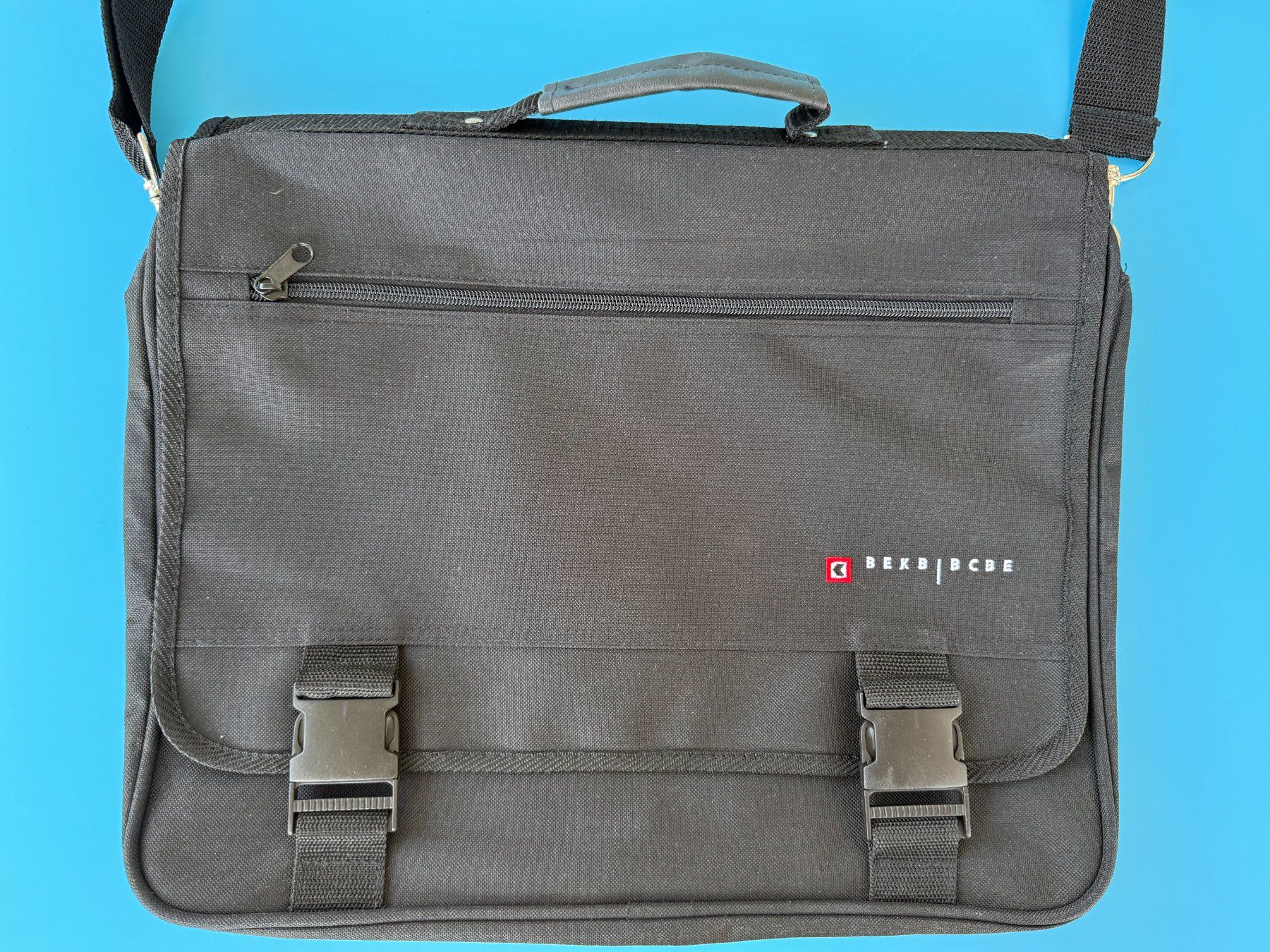 Taschen: BEKB Laptoptasche Business mit vielen Fächern – Neu (gemäss Beschreibung) aus Subingen von ArtBead