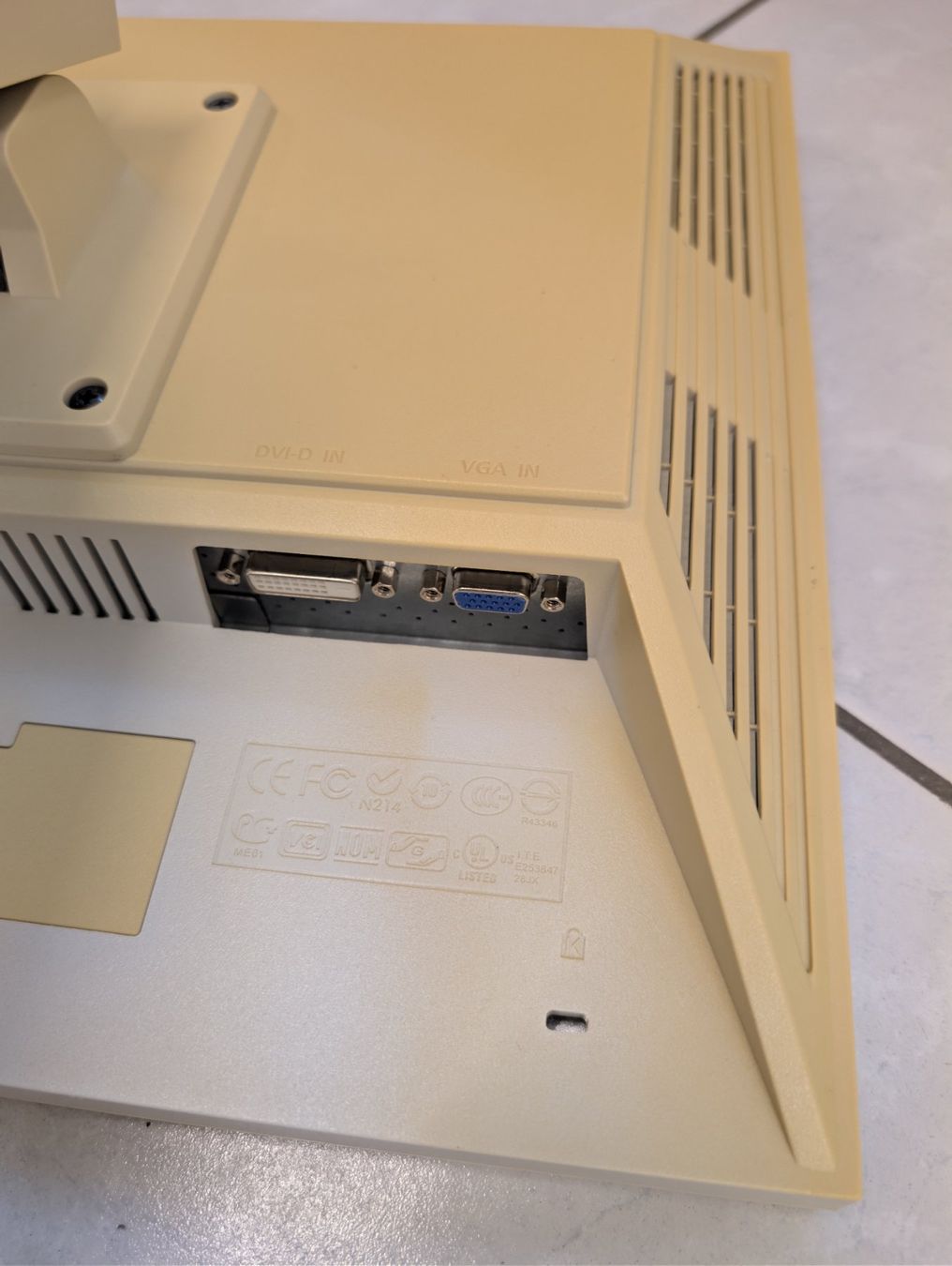 Ecrans: Monitor vga Acer - Samsung – D'occasion à Bellinzona par fan_tc7f 3