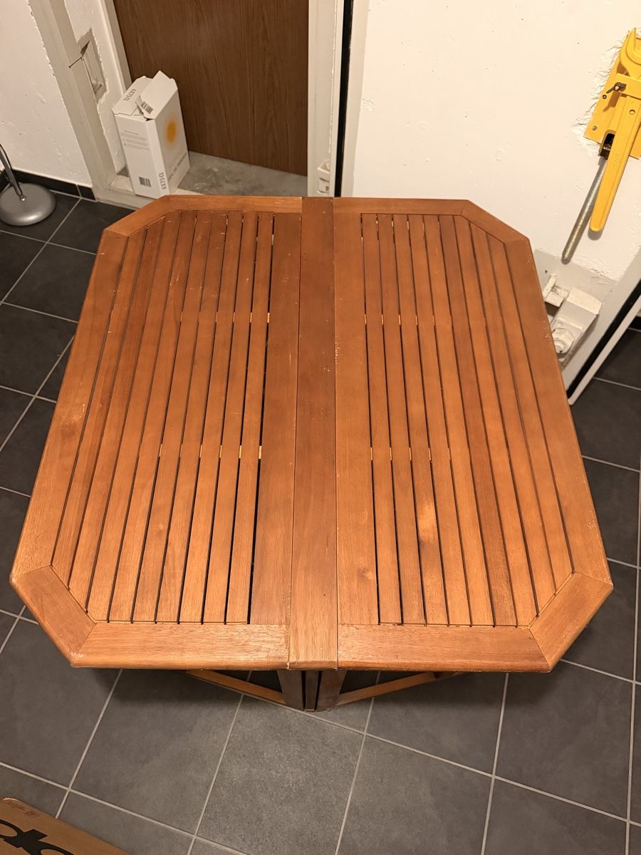Tables: Holztisch – Neuf (Voir description) à Uerikon par Sercan21 1