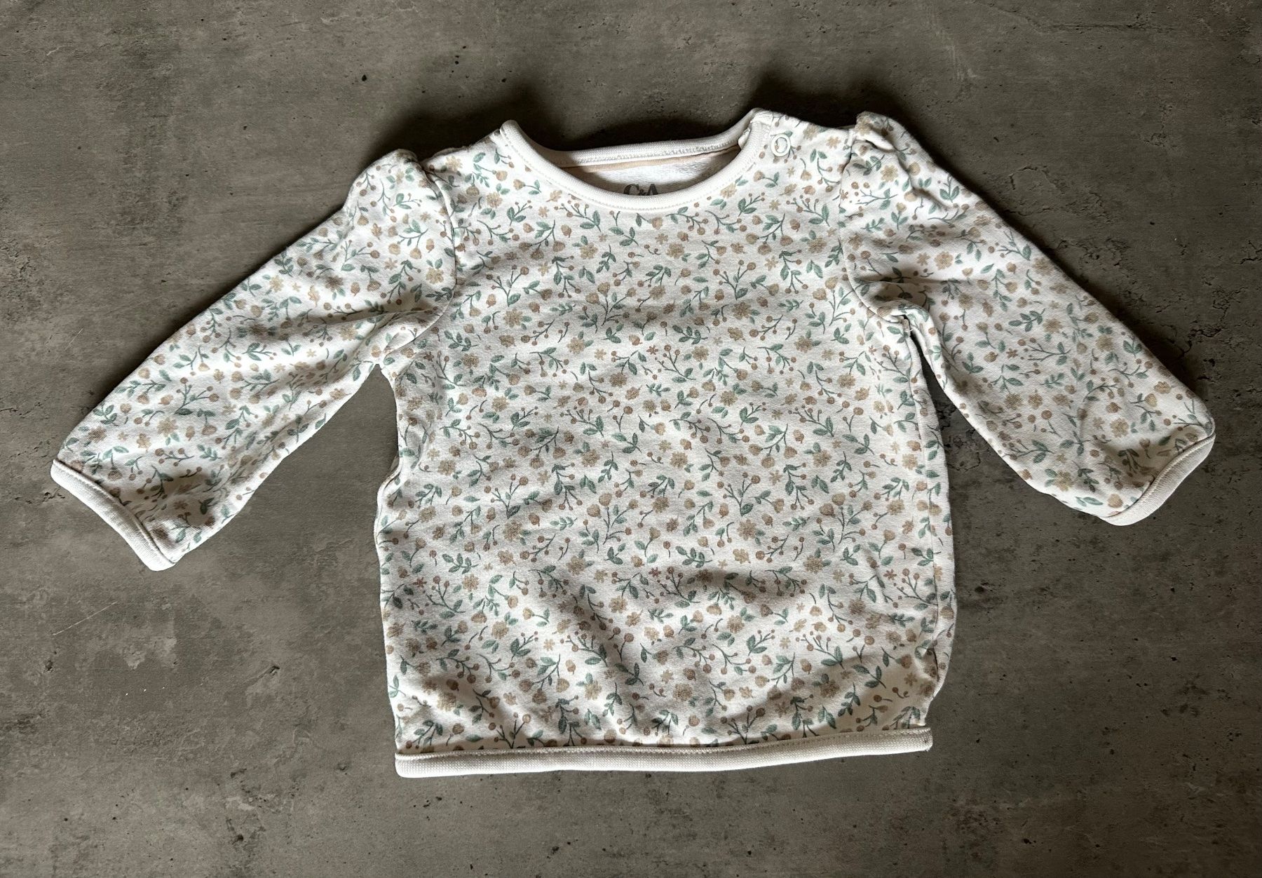 C&A Pullover & Sweatshirts: Pullover C&A mit Blumenmuster – Gebraucht aus Nuglar von sar_y557