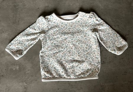 Pullover C&A mit Blumenmuster