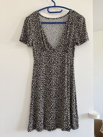Sommerliches Blumenkleid, Gr. XS - Perfekt für den Sommer!