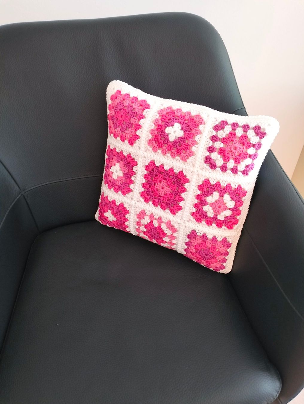 Kissen: Granny Square Zierkissen – Neu und originalverpackt aus Neuendorf von Winter02 4