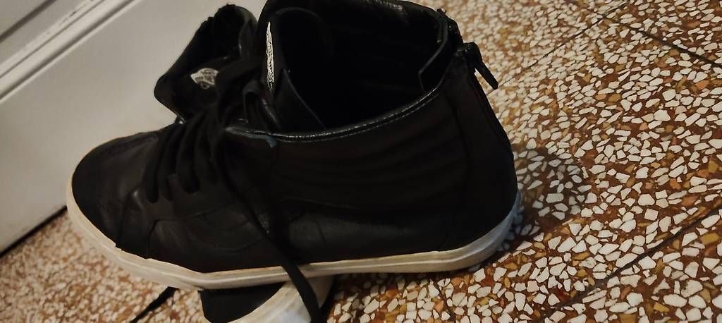 Scarpe da uomo: Vans in cuoio, 42.5 – Usato da Viganello venduto da millo 2
