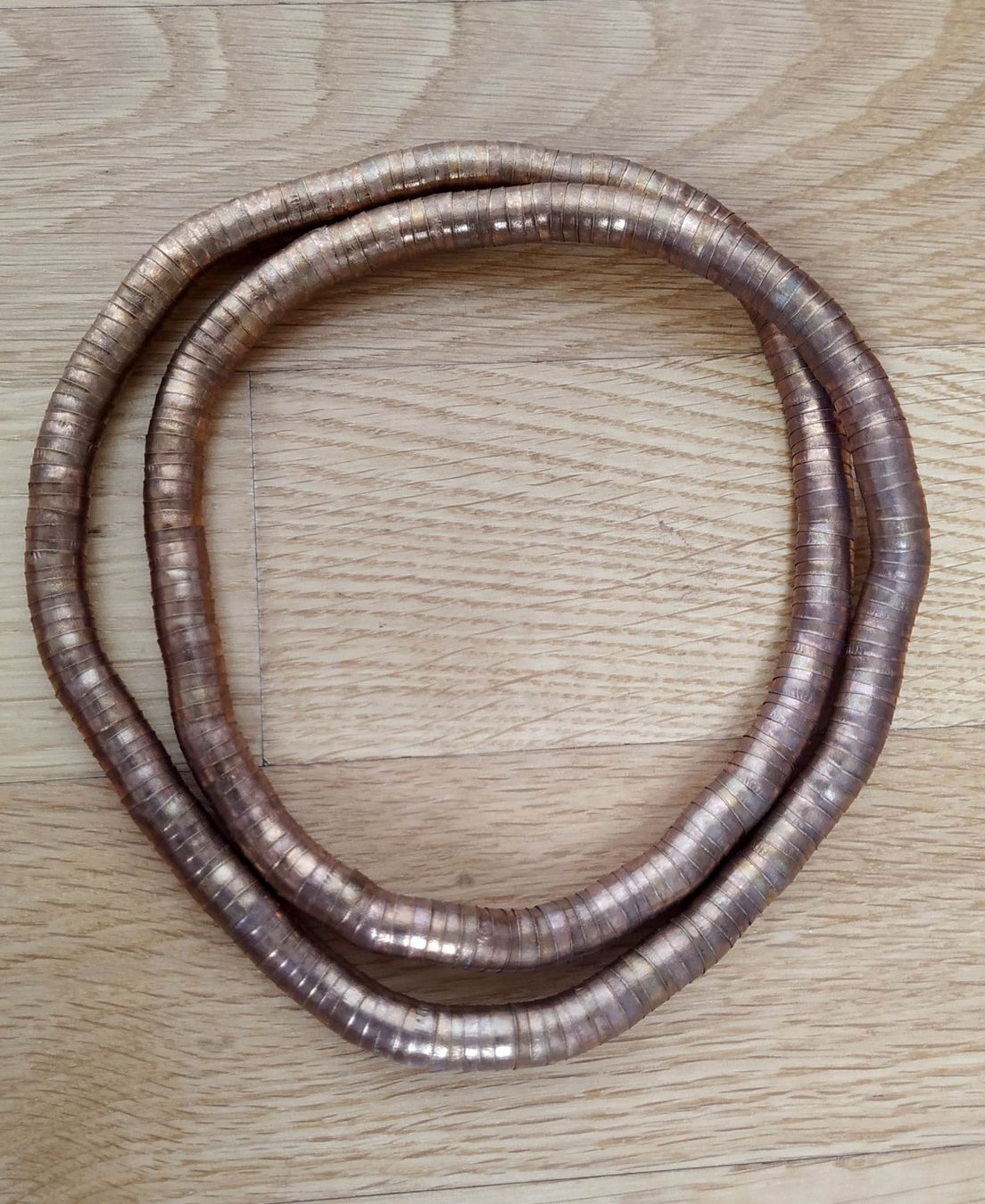 Catenine: Collier flexible cuivré. – Usato da Carouge GE venduto da for_8yym