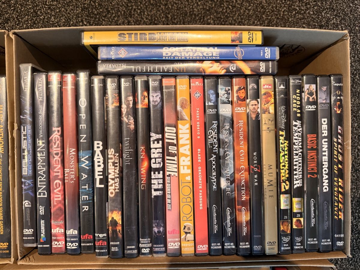Tutti i DVDs: DVD Sammlung ca. 230 DVDs – Usato da Ulisbach venduto da Jayef 5