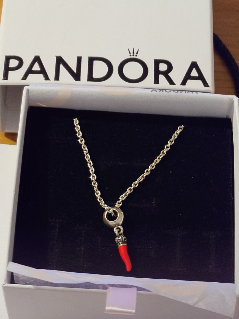 Pandora Catenine: Collana Pandora originale con ciondolo cornetto rosso – Usato da Oberglatt ZH venduto da SalvatoreAmk
