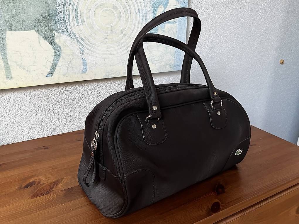 Taschen für Damen: Lacoste Damenhandtasche – Neu und originalverpackt aus Wil ZH von mirjamschenker