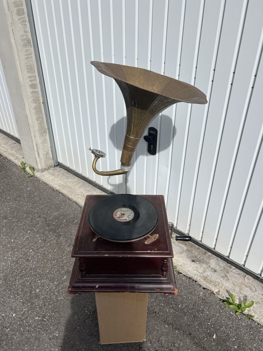 Giradischi: Grammophon  – Difettoso da Thun venduto da Biaggi1