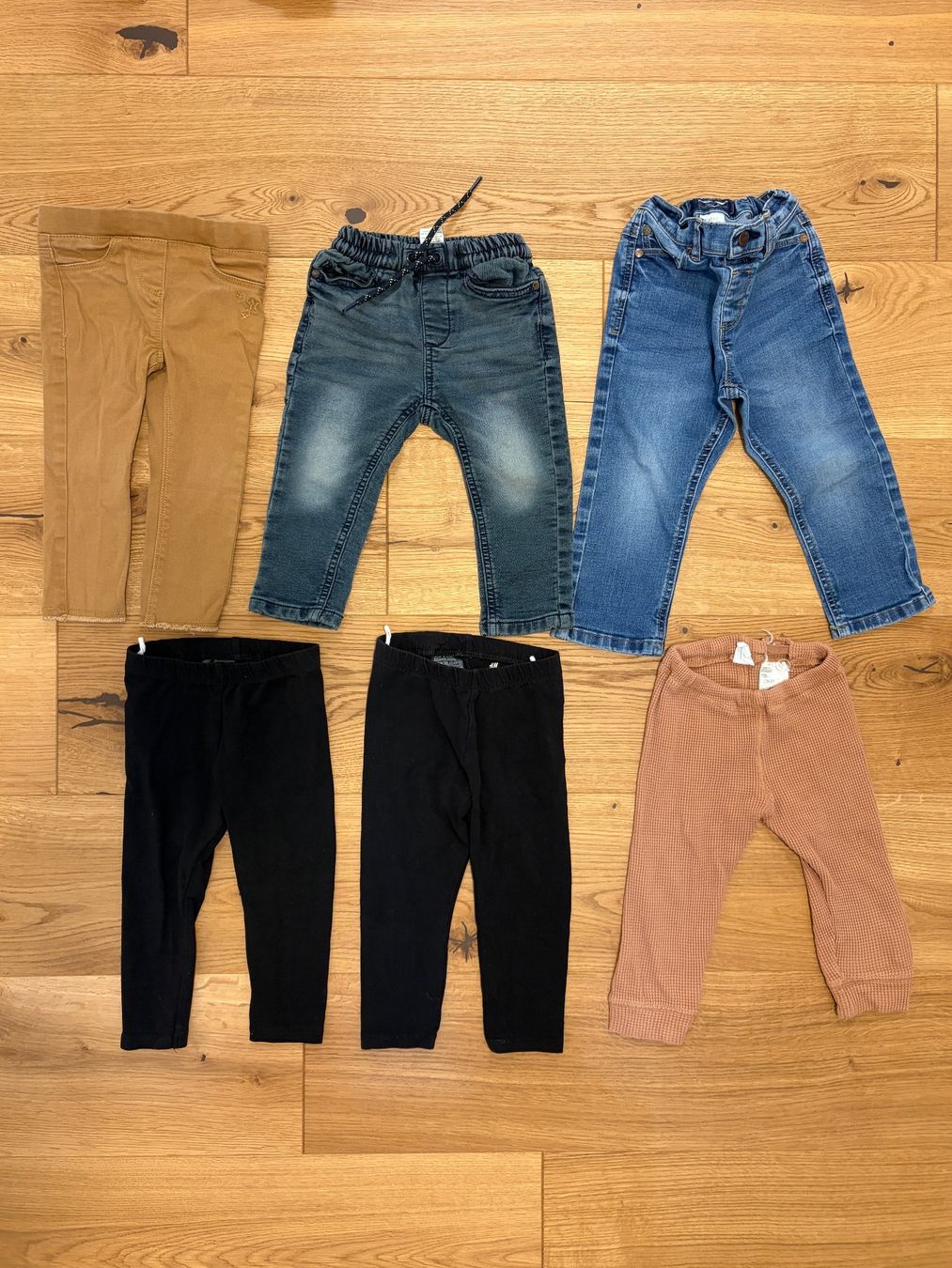Lotti & Set di vestiti: 6-teiliges Hosen-Set, Grösse 86 – Usato da Riedt b. Erlen venduto da f.brown