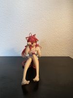 Anime Figur Katze Mädchen rot weiss