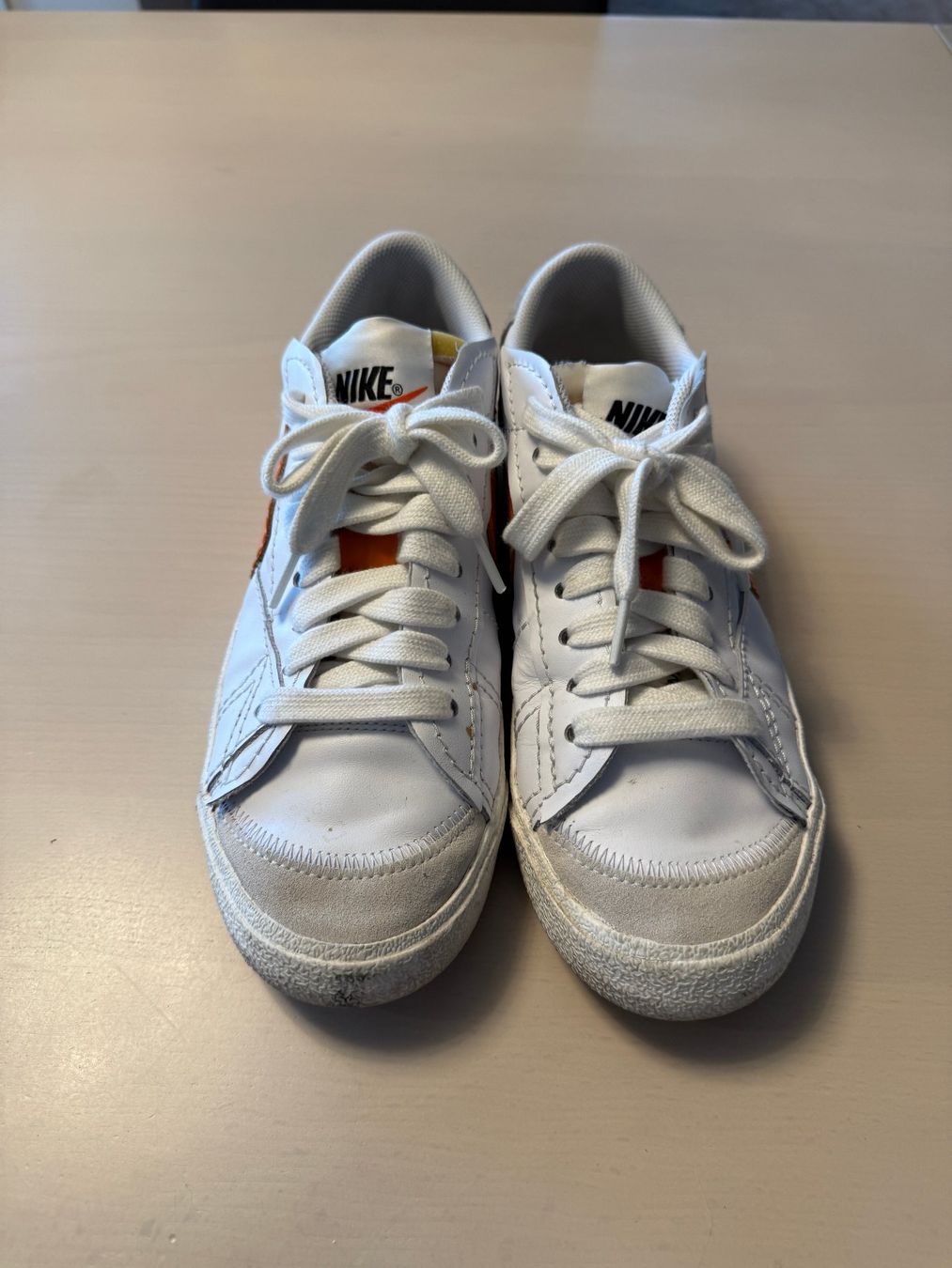 Scarpe da uomo: Nike White Sneakers Low – Usato da Bäch SZ venduto da nonobscura 1