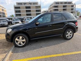 Mercedes ML 500 v8 de 11/2006 - seulement 168 888 Km