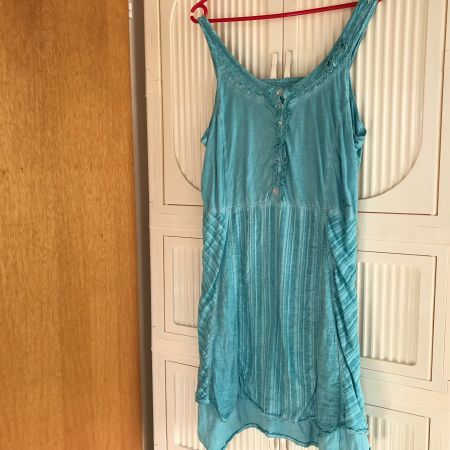 Sommerliches, leichtes Kleid in Türkis, Grösse M, Top!