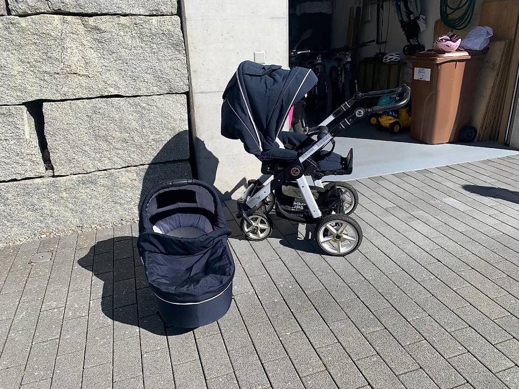 Kinderwagen: Hartan Kinderwagen – Gebraucht aus Arth von a_a_n5vp