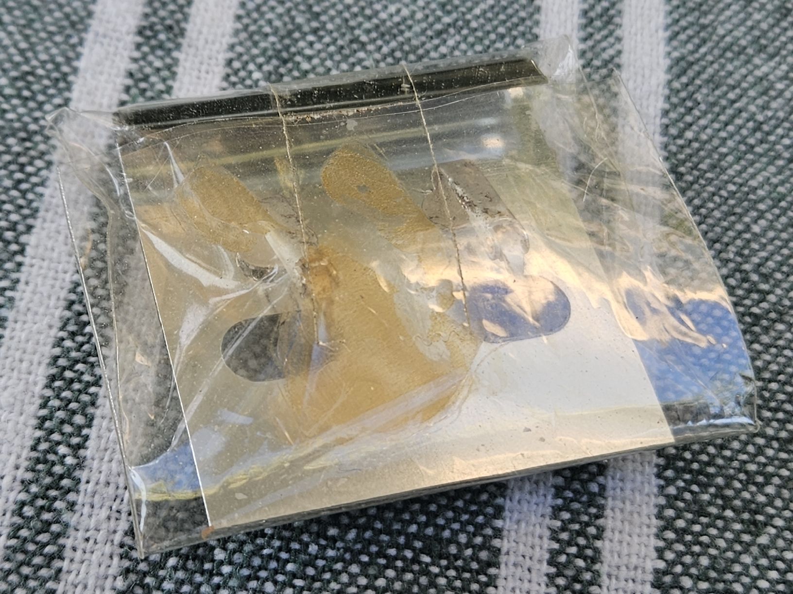 Ohrringe & -stecker: Ohrringe Herzform mit Stein neuwertig verpackt – Neu und originalverpackt aus Wettingen von Sk8ertomda 2