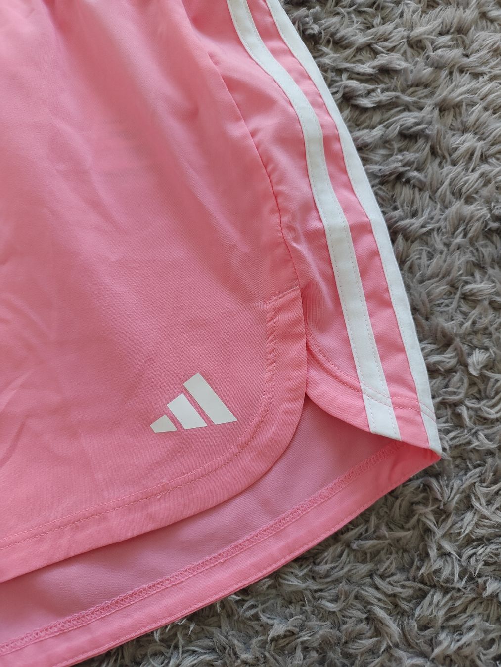 Adidas Hosen: Adidas Sporthose – Neu (gemäss Beschreibung) aus Pieterlen von Saemelili 7
