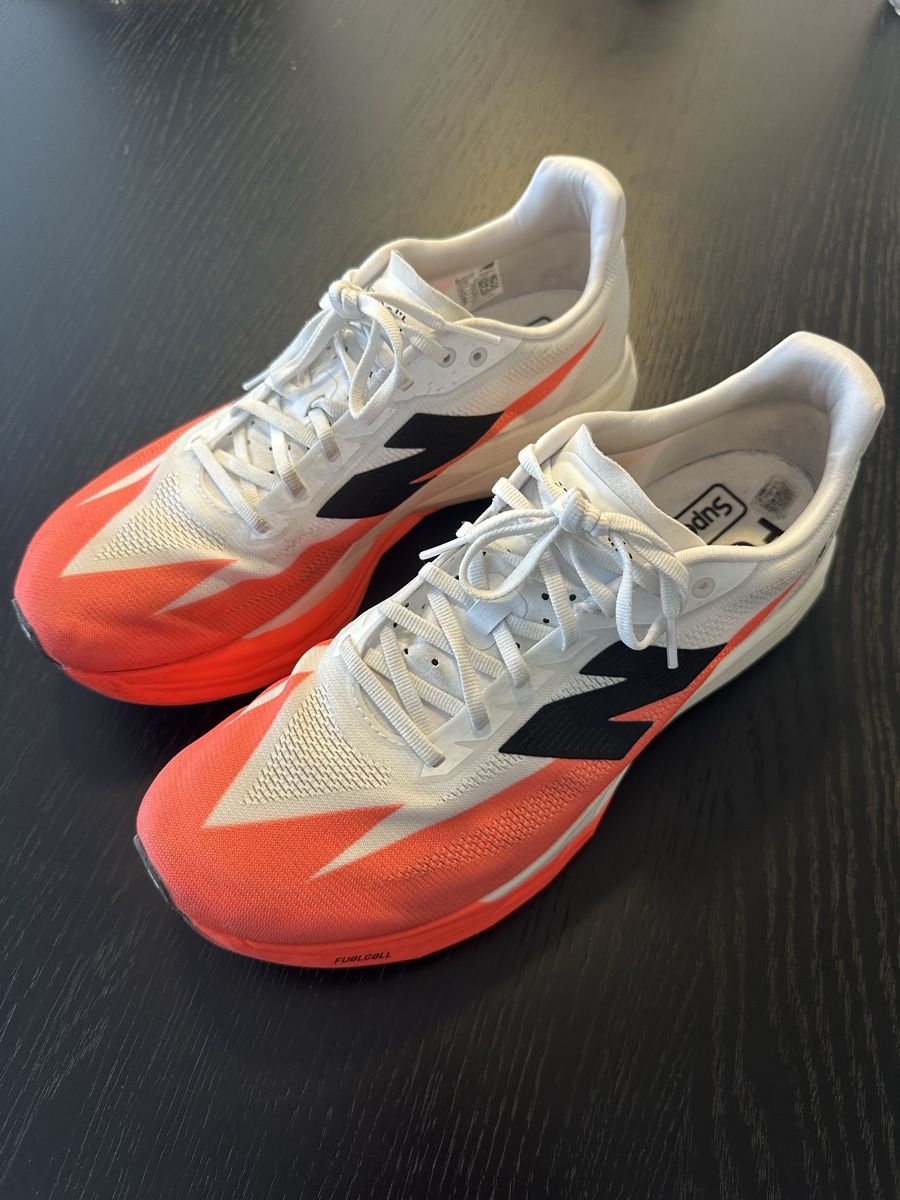 New Balance Herrenschuhe: New Balance SC Elite V5 – Neu (gemäss Beschreibung) aus Weiningen ZH von black__star 1