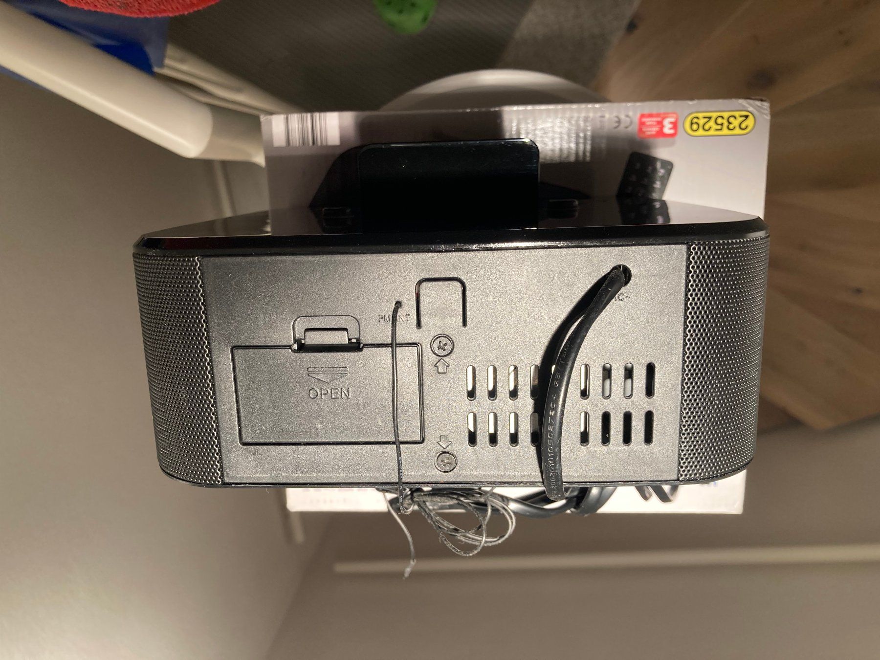 Sveglie: Radiowecker mit Dockingstation für iPod – Usato da Dielsdorf venduto da Textron 3