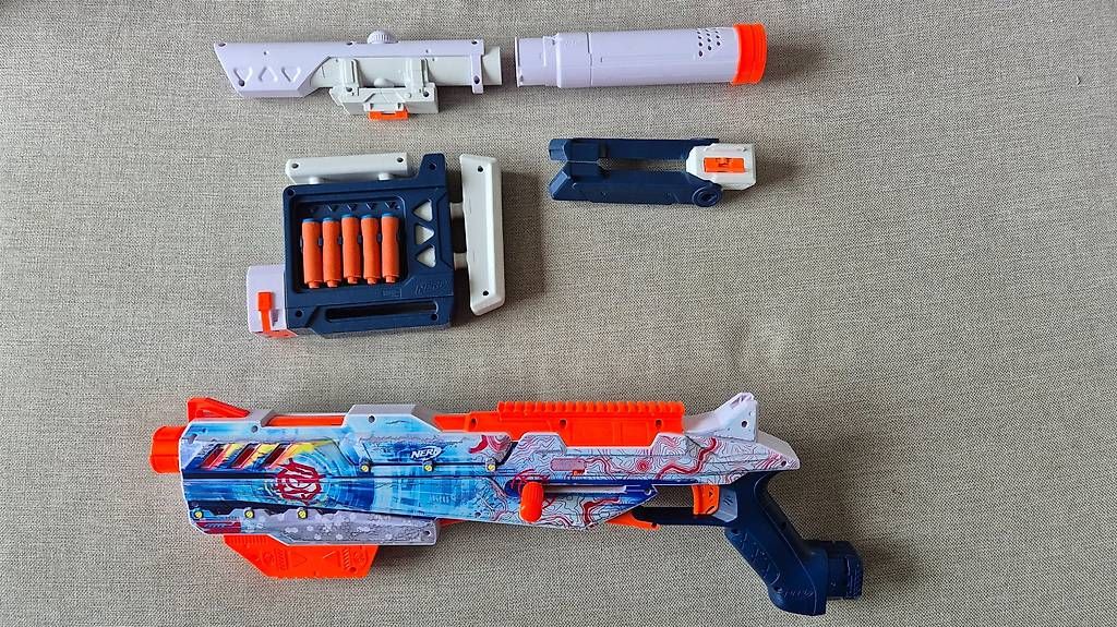 Nerf Giocattoli: Nerf Loadout & Spielzeuggranate – Usato da Mönchaltorf venduto da mir_95p6 1